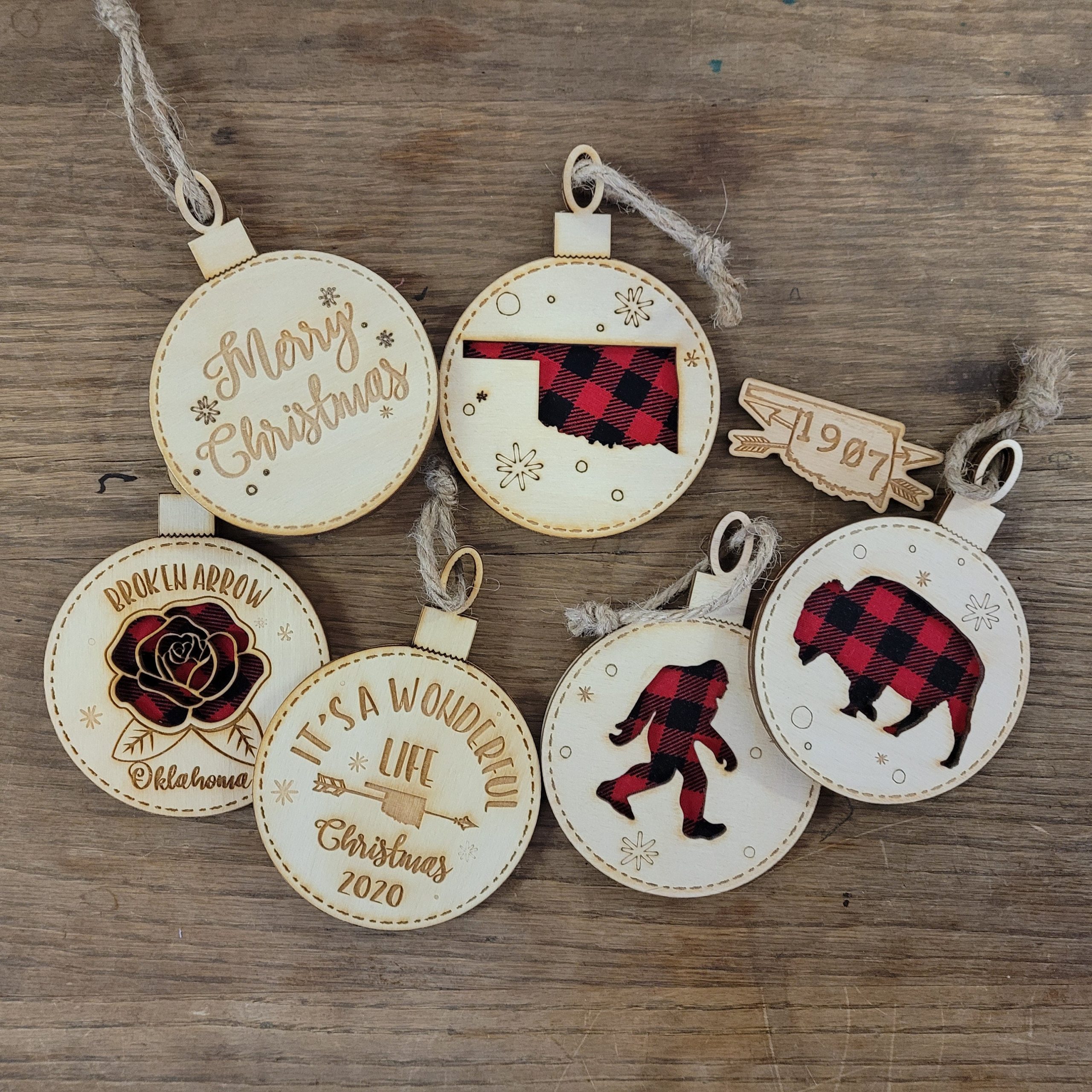 Bigfoot Buffalo Plaid Christmas Ornament: Rustic Sasquatch Gift - Image 7