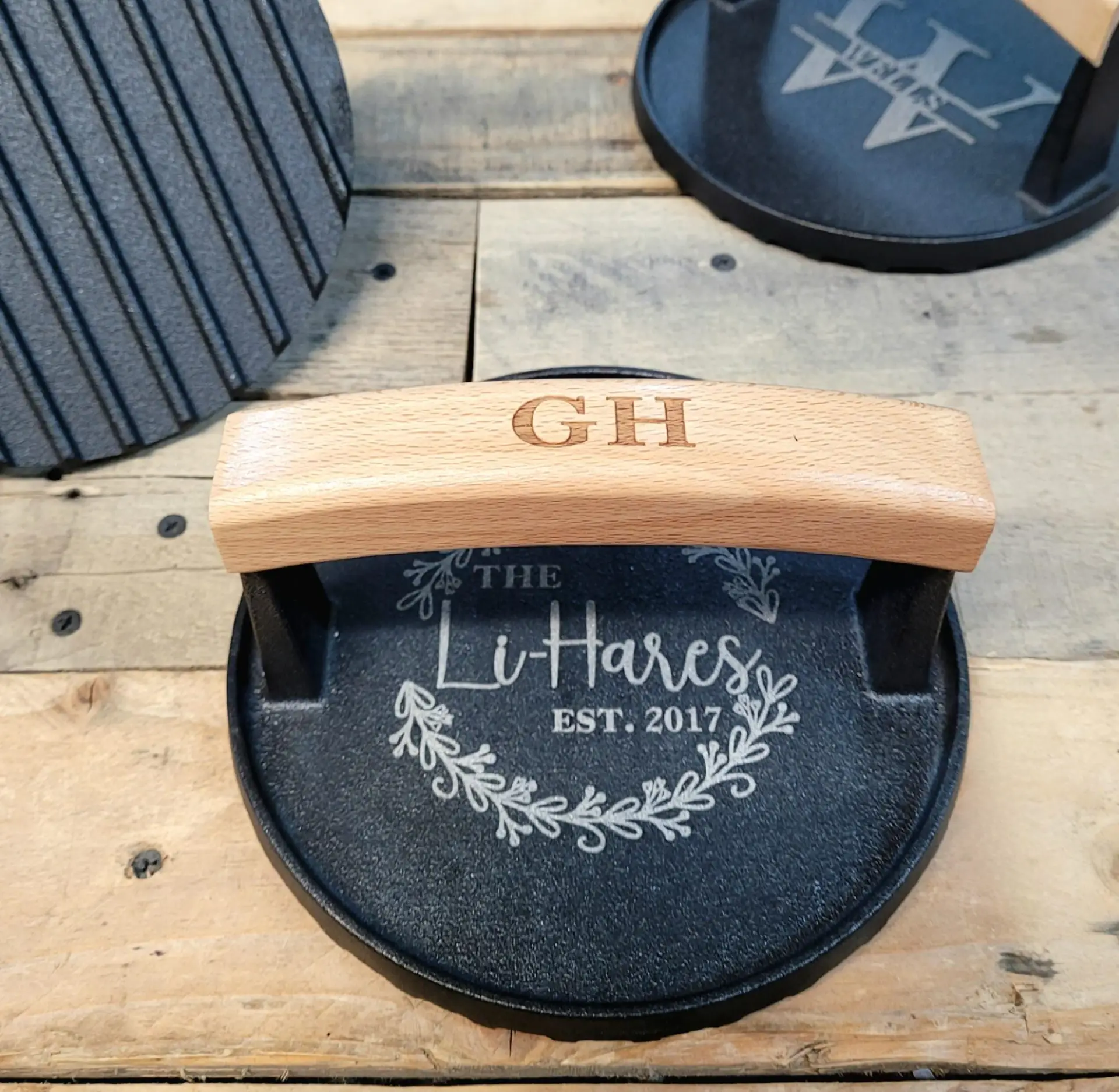 Personalized Cast Iron Burger Smasher: Engraved Grilling Anniversary Gift - Image 4